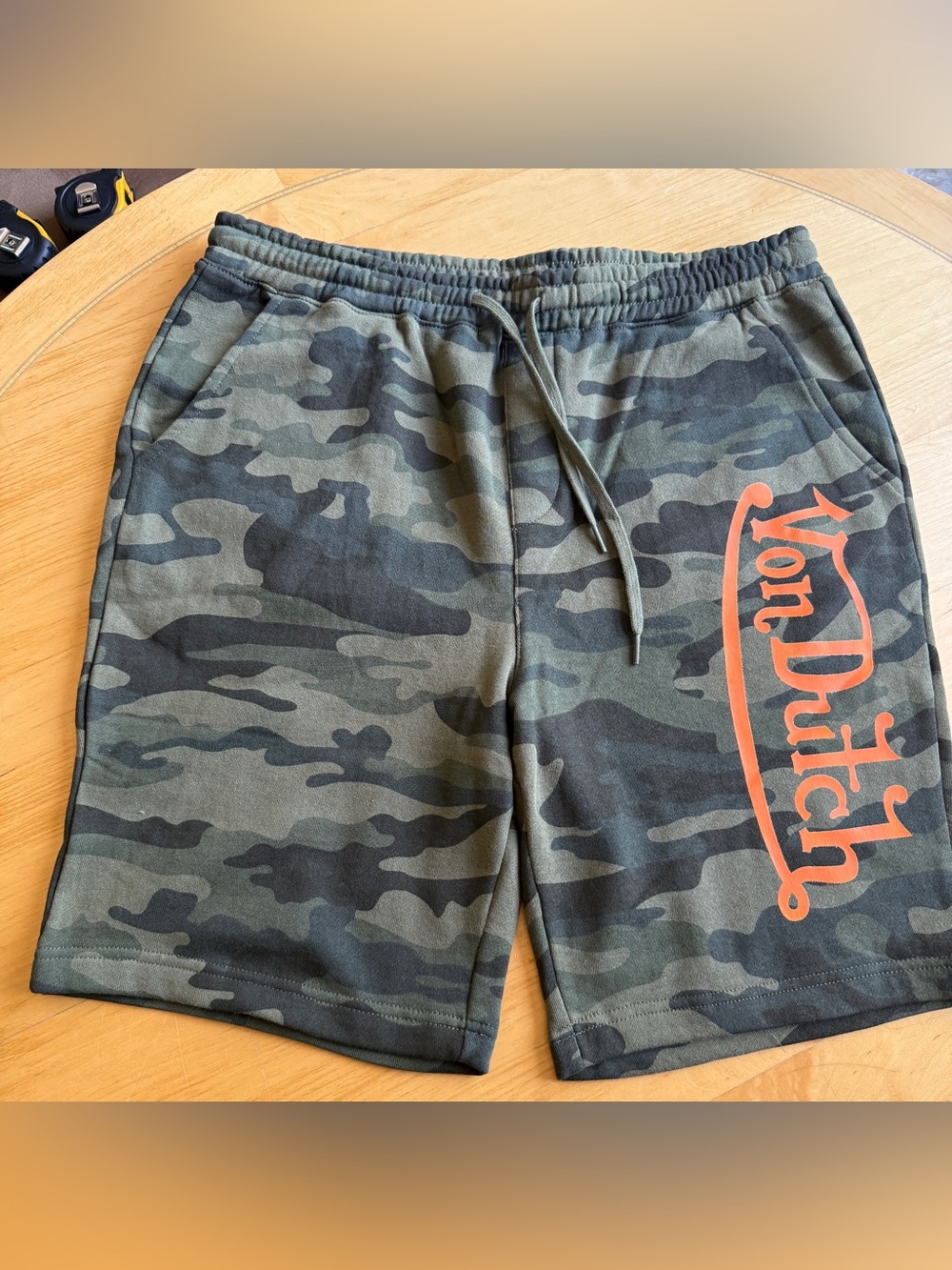 Von Dutch Camo Fleece Sweat Shorts Men’s XL Orange Logo Drawstring Streetwear
